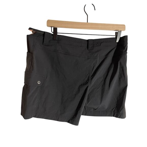 NWT Eddie Bauer Women's 12 T Gorpcore Utility Hiking Black Horizon Cargo Shorts - Picture 1 of 6